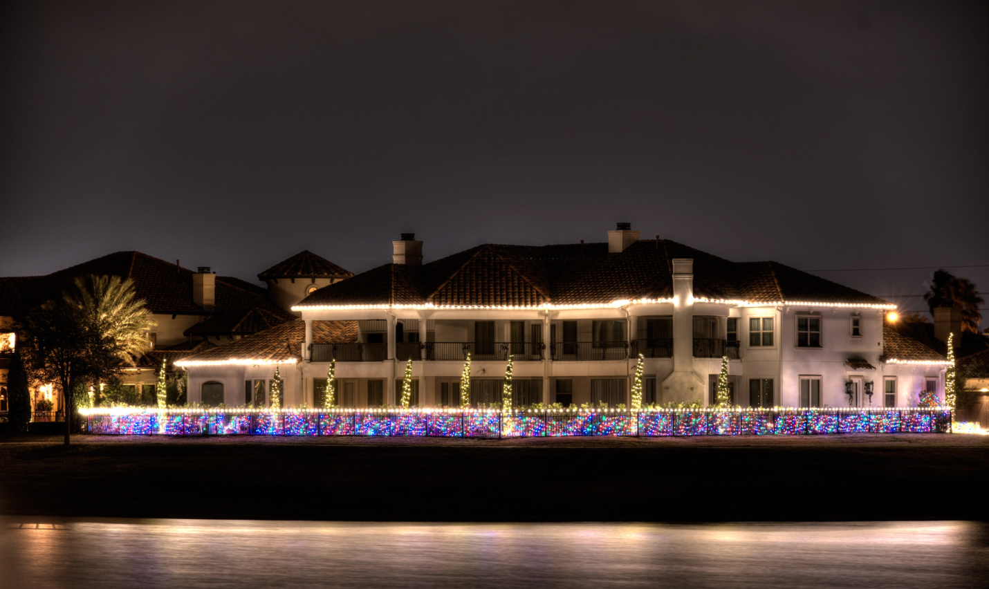 A house decorated with Christmas lights